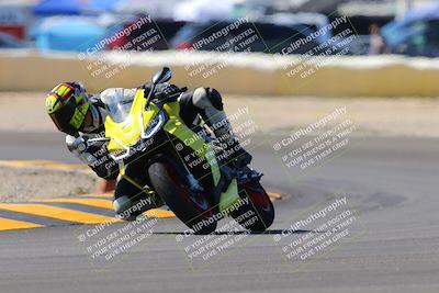 media/Oct-09-2022-SoCal Trackdays (Sun) [[95640aeeb6]]/Turn 2 (1110am)/